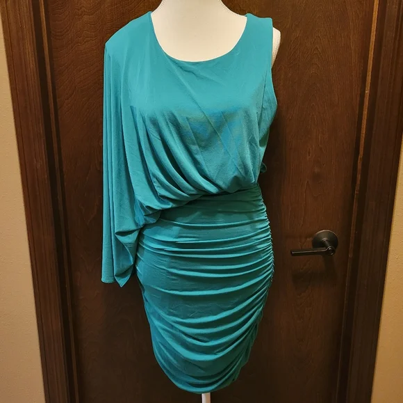 BCBG Elegant Emerald Green Dress NWT - Picture 2 of 11